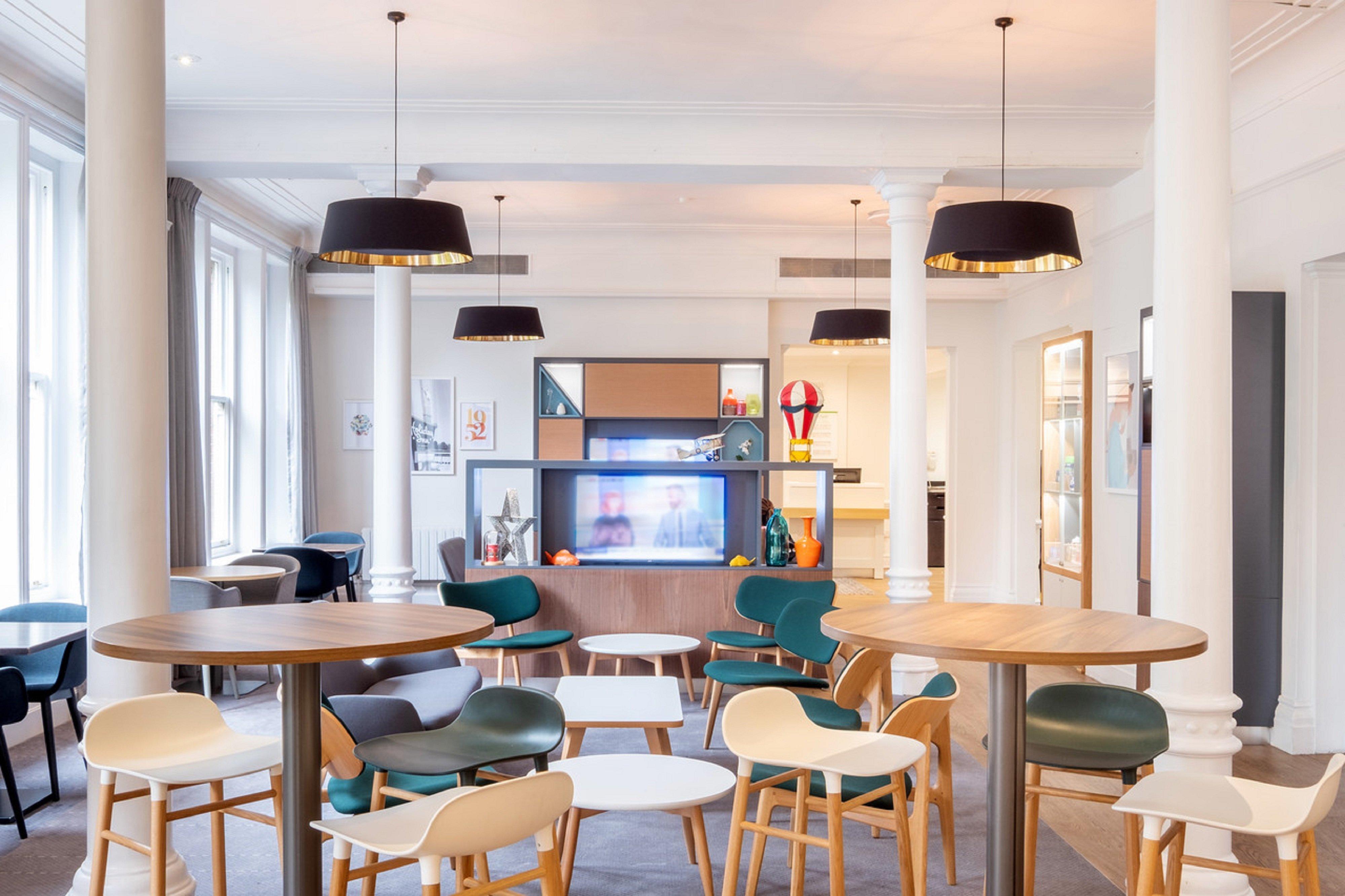 Holiday Inn Farnborough By Ihg Экстерьер фото