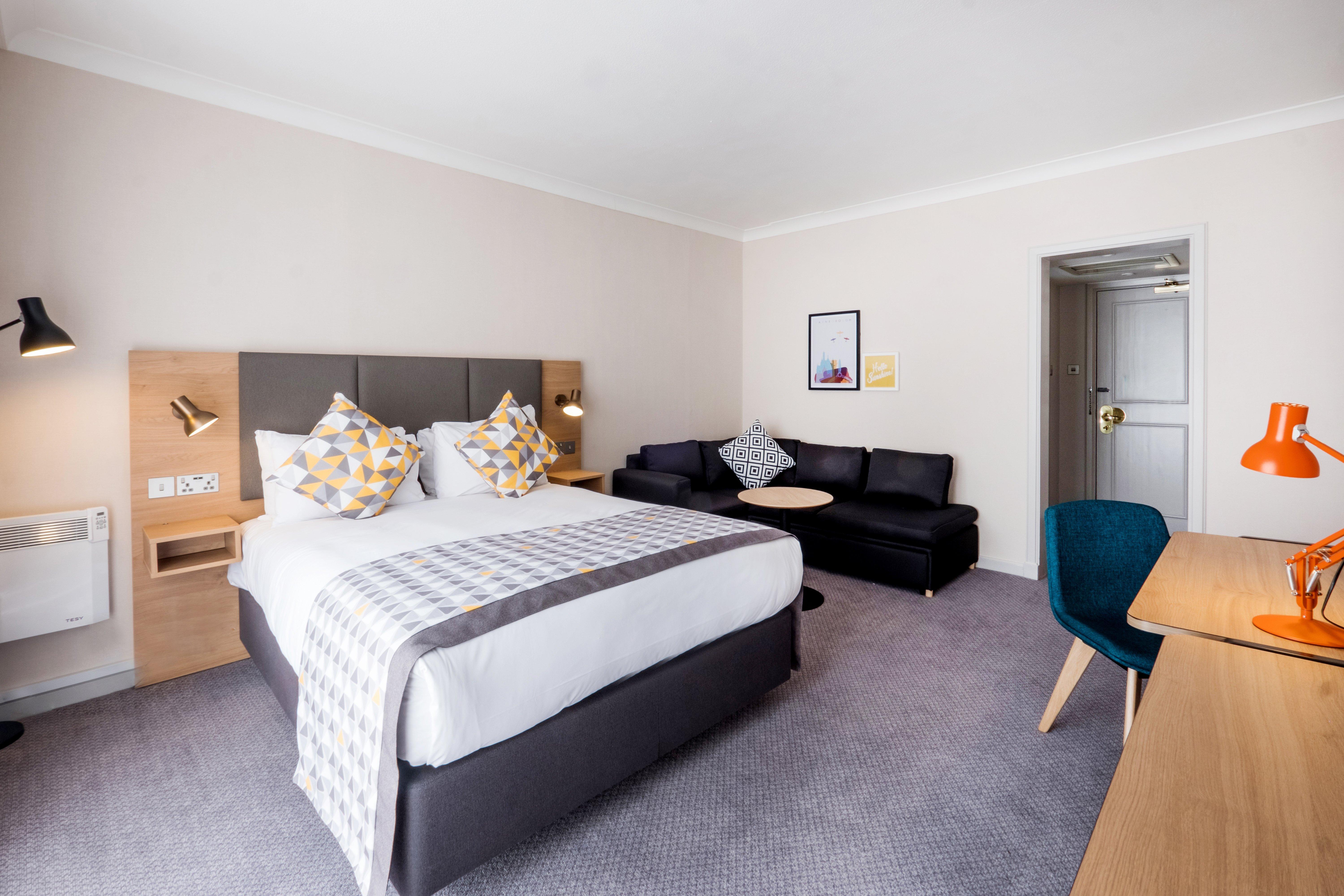 Holiday Inn Farnborough By Ihg Экстерьер фото