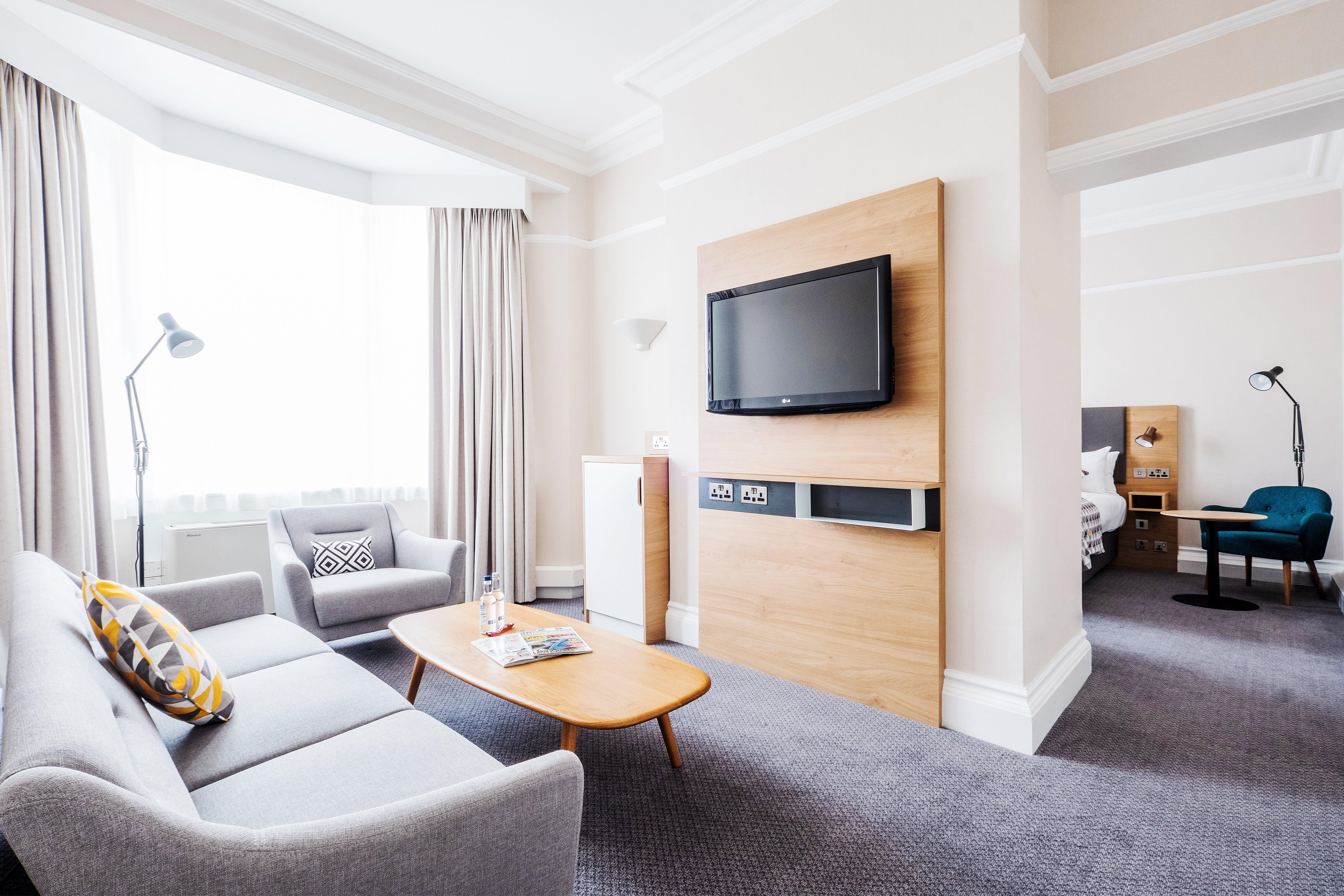 Holiday Inn Farnborough By Ihg Экстерьер фото
