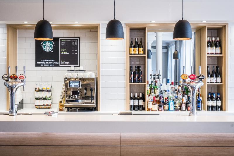 Holiday Inn Farnborough By Ihg Экстерьер фото